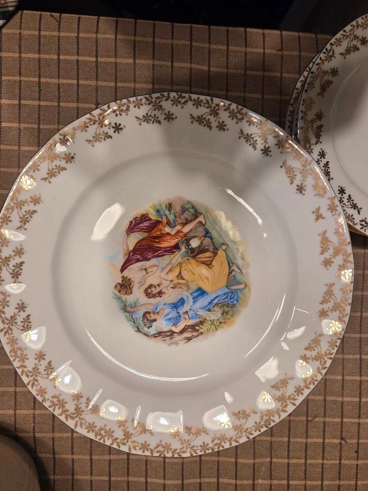 Porselein borden, Huis en Inrichting, Keuken | Servies, Zo goed als nieuw, Bord(en), Overige stijlen, Porselein, Ophalen