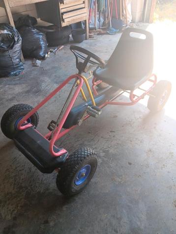 Kinder gocar in goede staat prijs 70€ beschikbaar voor biedingen
