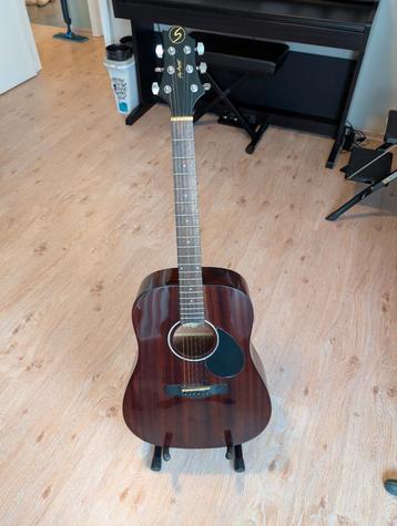 Greg Bennett akoestische gitaar  beschikbaar voor biedingen
