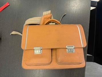 Ruitertassen boekentas leder beschikbaar voor biedingen