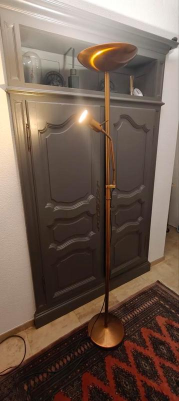 Staande lamp met dimmer beschikbaar voor biedingen