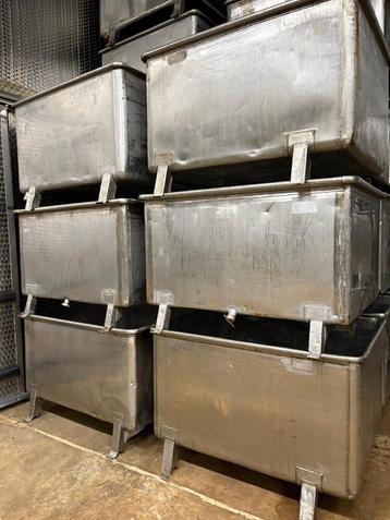 Stapelbare RVS containers - inhoud: 800L beschikbaar voor biedingen