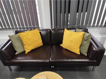 IKEA 3-zitsbank in kastanjebruine lederlook beschikbaar voor biedingen