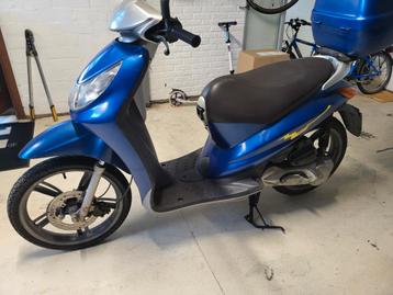 Peugeot-scooter 
