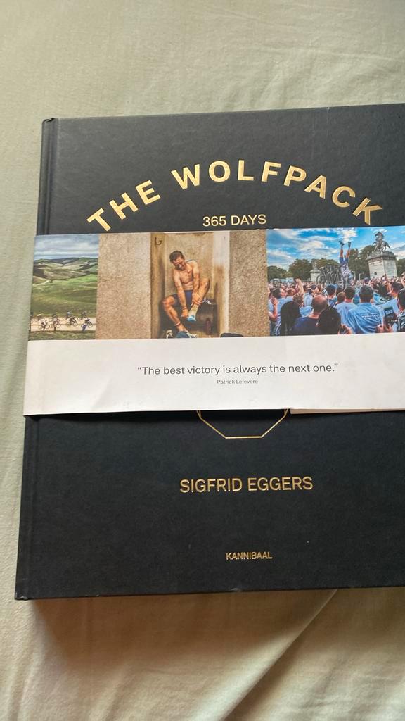 The Wolf Pack, Boeken, Biografieën, Zo goed als nieuw, Ophalen of Verzenden