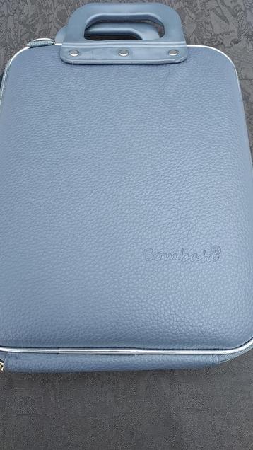 Tablet hoes Bombata 11inch H 33 x B 26cm nieuw kleur grijs
