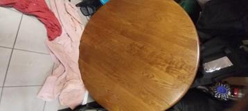 eiken tafel rond .ovaal beschikbaar voor biedingen