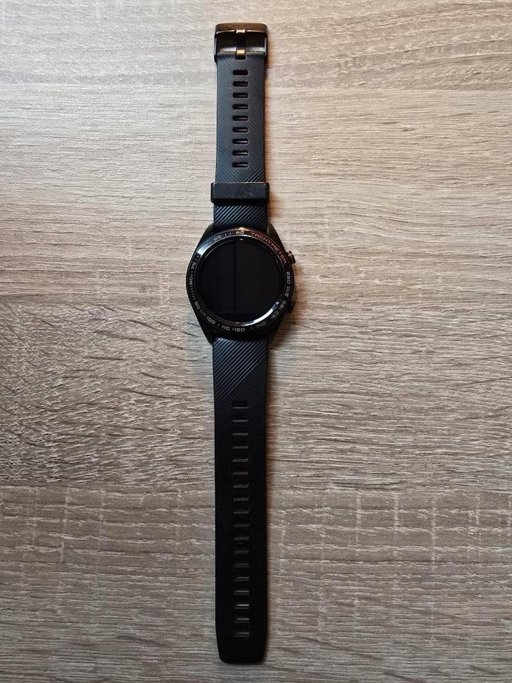 Honor Watch Magic Meteorite Black / Red, Bijoux, Sacs & Beauté, Montres connectées, Comme neuf, Noir, Distance, Bandage calorique