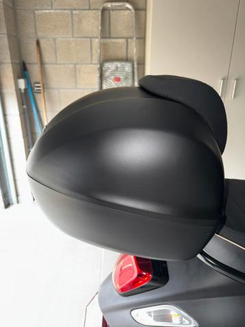 TOPKOFFER VESPA SPRINT S NERO OPACO - 36L (incl. beugel) beschikbaar voor biedingen
