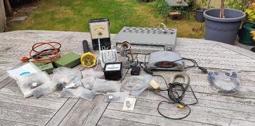 Elektronica voor onderdelen . beschikbaar voor biedingen