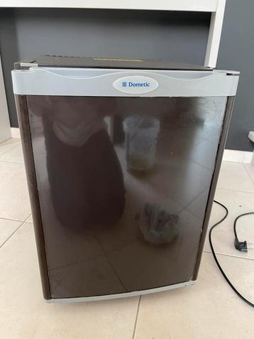 Dometic kleine koelkast / frigo / minibar beschikbaar voor biedingen