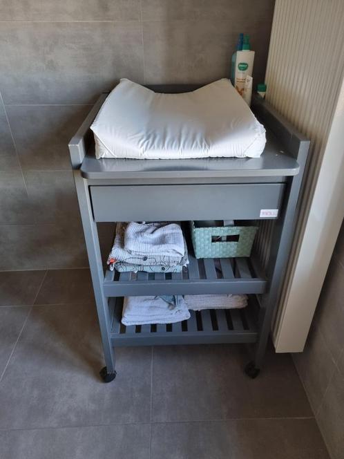 Troll Luiertafel met lade grijs incl kussen, Kinderen en Baby's, Kinderkamer | Commodes en Kasten, Gebruikt, Commode, 90 tot 105 cm