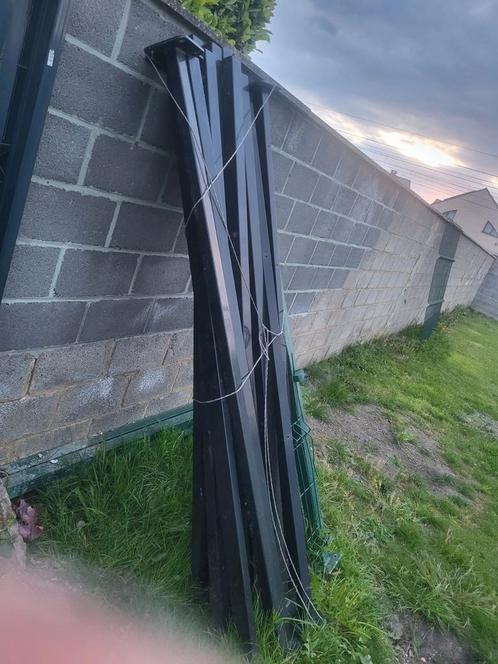 À vendre : 17 poteaux en fer de 2 mètres – modèle à visser, Tuin en Terras, Tuinhekken en Hekwerk, Zo goed als nieuw, IJzer, Ophalen of Verzenden