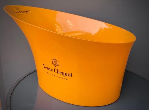 Champagnezwembad Veuve Clicquot — Glue emmer voor evenemente, Huis en Inrichting, Woonaccessoires | Wijnrekken, Zo goed als nieuw