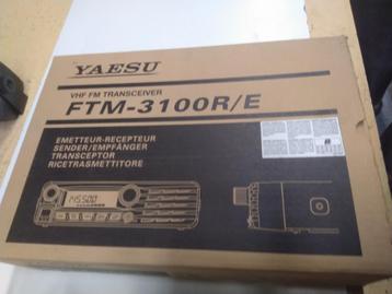 Émetteur-récepteur yaesu 3100 avec micro, utilisé 3 semaines