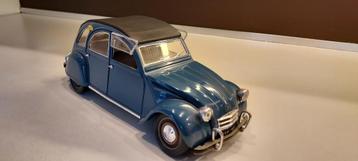 miniatuurauto Citroën 2 CV, 1/18 beschikbaar voor biedingen
