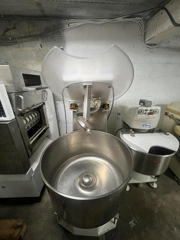 pétrin boulangerie beschikbaar voor biedingen