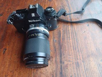 Nikon EM + 2 zoomlenzen + 2 flitsers + polarisator + filter