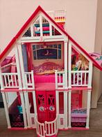 Barbie huis speelset met barbiepoppen en attributen, Kinderen en Baby's, Speelgoed | Poppenhuizen, Ophalen, Gebruikt, Accessoires