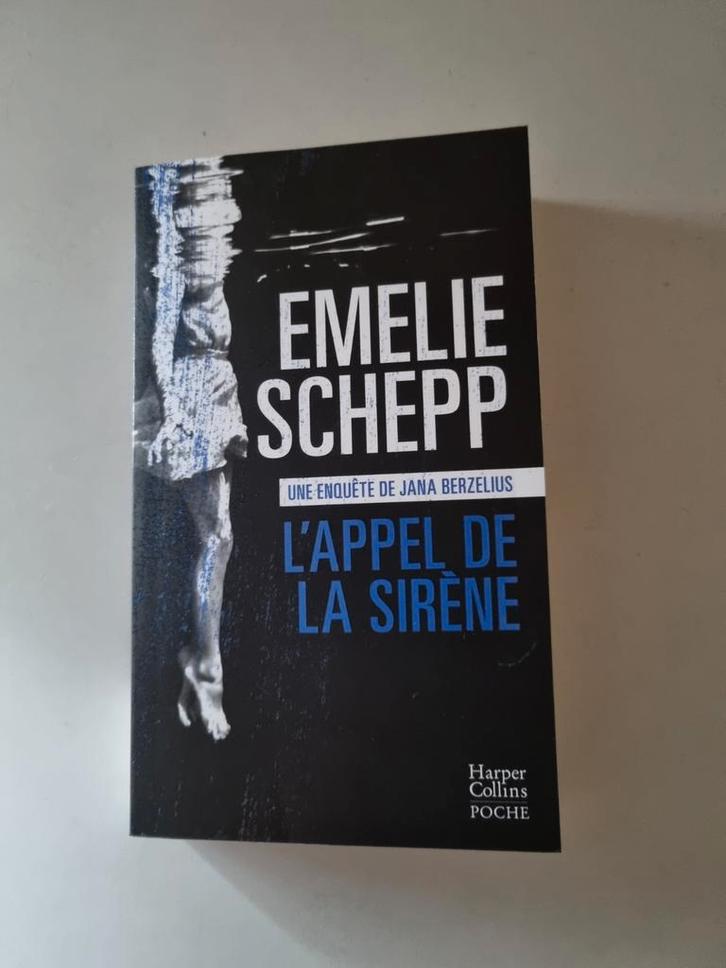 L'appel de la sirène ( Emelie Schepp ) 2021, Boeken, Thrillers, Zo goed als nieuw, Ophalen of Verzenden