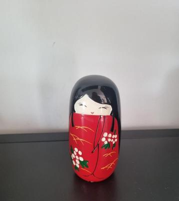 Vrolijke Sosaku Kokeshi beschikbaar voor biedingen