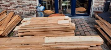 Houten planken  beschikbaar voor biedingen