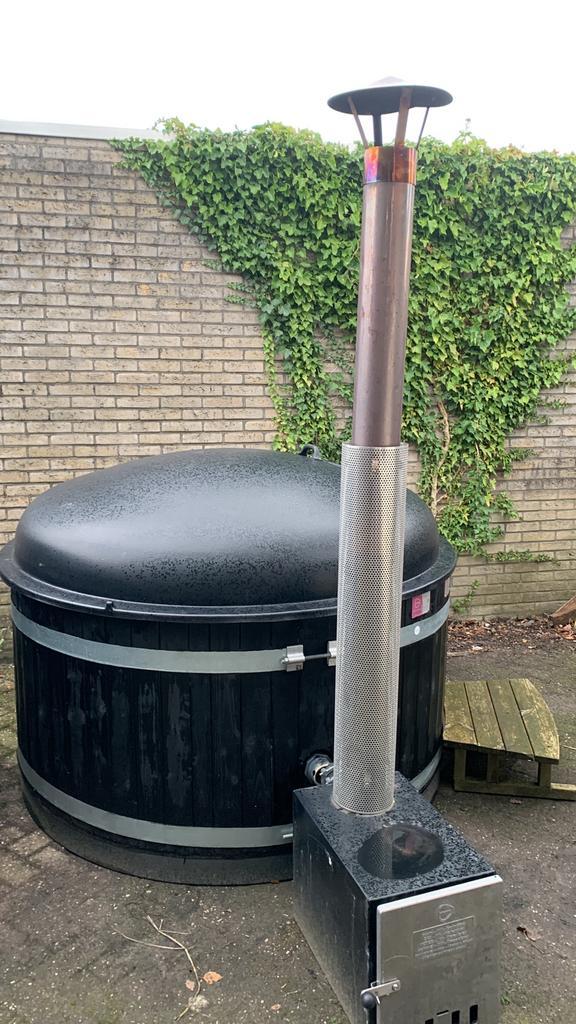 Gebruikte kirami hottub - gratis bezorging - uitverkoop, Tuin en Terras, Zwembad-toebehoren, Gebruikt, Afdekzeil, Ophalen