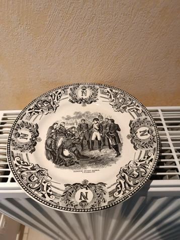 A vendre 2 assiettes boch beschikbaar voor biedingen