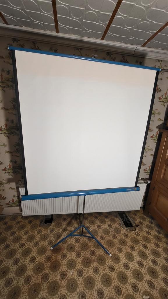 Da-Lite Flyer draagbaar projectiescherm — Gemaakt in de VS,, Audio, Tv en Foto, Projectieschermen, Zo goed als nieuw, Handmatig