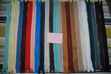 lot van 23 deelbare ritsen 50 cm beschikbaar voor biedingen