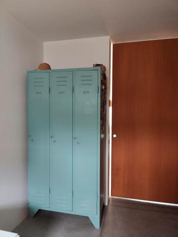 Leuke locker / lockerkast / Retro locker / Originele locker beschikbaar voor biedingen
