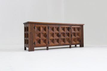 Vintage Spaans Brutalist Sideboard dressoir beschikbaar voor biedingen