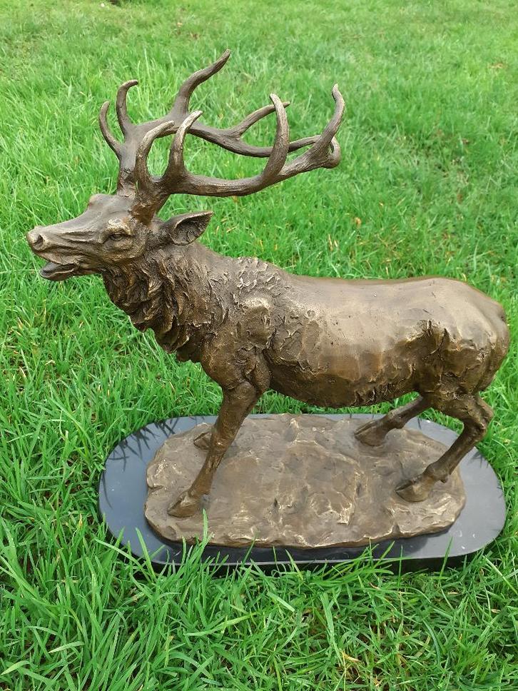 SUPERBE GRAND CERF EN BRONZE SIGNE, Antiquités & Art, Art | Sculptures & Bois, Enlèvement
