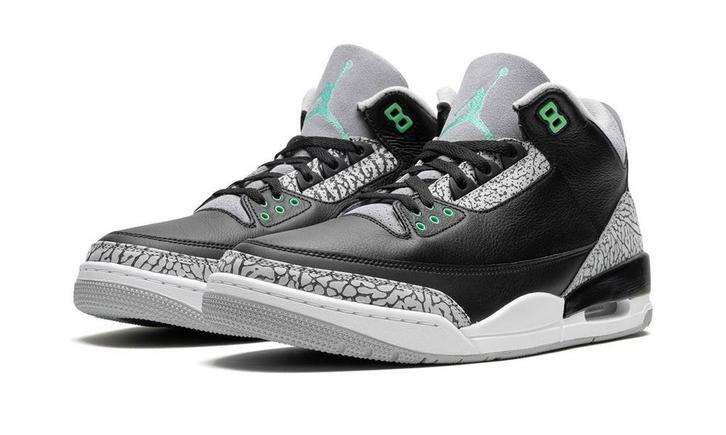 Air Jordan 3 Retro „Green Glow Pine Green” Nieuw 45.5, Kleding | Heren, Schoenen, Nieuw, Zwart, Ophalen of Verzenden