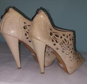 594C* KAZAR sexy schoenen beige leer hoge hakken (41) beschikbaar voor biedingen