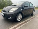 Toyota Yaris 1.3 Essence  ⛽️ Airco, Auto's, Toyota, Elektrische ramen, 4 cilinders, Zwart, Bedrijf