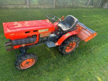 tracteur Kubota 4x4 type 6001 avec cutter, Enlèvement