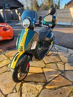 Vespa gts super 125 racing sixties, Fietsen en Brommers, Ophalen, Overige modellen, 125 cc, Zo goed als nieuw