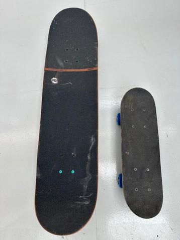 GRATIS Skateboards x 1 full size, 1 x kid size