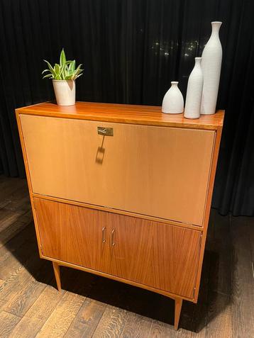 Prachtige vintage/midcentury highboard/barkast/buro beschikbaar voor biedingen