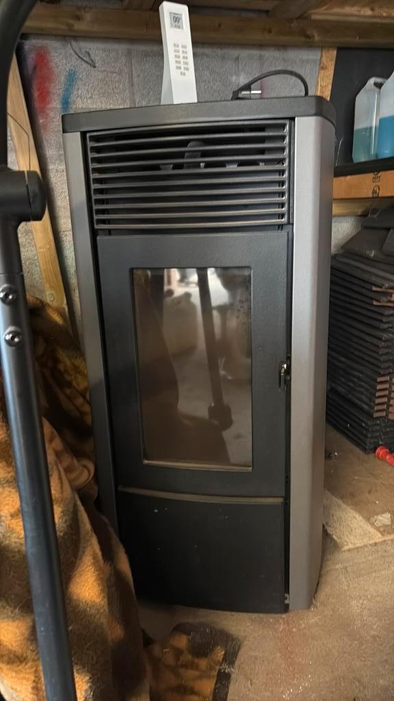 Poêle a pellet MCZ 10kw, Maison & Meubles, Poêles, Comme neuf, Autoportant, Poêle à granulés, Autres carburants, Enlèvement