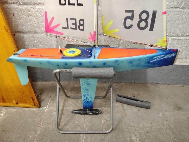 RC IOM zeilboot, Hobby en Vrije tijd, Modelbouw | Boten en Schepen, Zo goed als nieuw, Ophalen