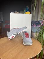 Nike Air Max Plus TN gris rouge, Vêtements | Hommes, Chaussures, Neuf, Enlèvement ou Envoi, Autres couleurs, Nike