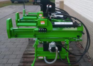 Houtklover  houtkliefmachine 22T minitractor met cardanas beschikbaar voor biedingen