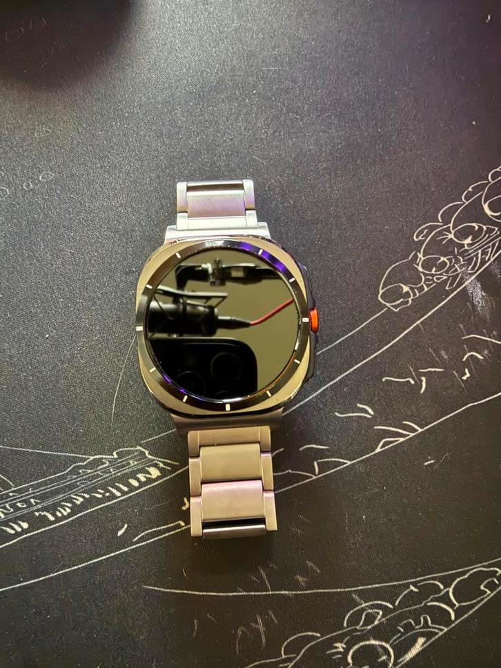 Galaxy watch ultra met 3 bandjes, Handtassen en Accessoires, Smartwatches, Zo goed als nieuw, Ophalen of Verzenden