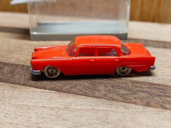 LEGO HO 1/87 MERCEDES 220S ROOD, Kinderen en Baby's, Speelgoed | Duplo en Lego, Nieuw, Lego, Ophalen of Verzenden