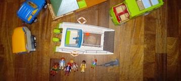 Lot de playmobil avec bateau, van pour chevaux, maison beschikbaar voor biedingen