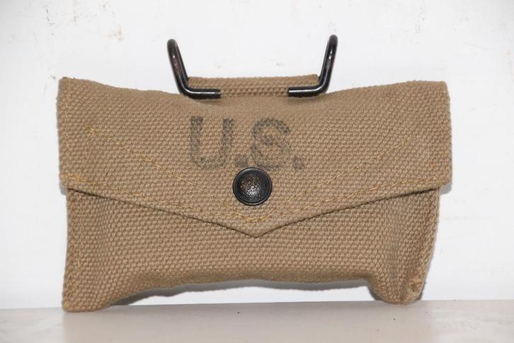 US WW2 "First Aid Pouch" BRITISH MADE (Mint), Collections, Objets militaires | Seconde Guerre mondiale, Armée de terre, Envoi