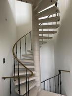 GRATUIT - 2 escaliers en pierre - disponible jusqu'au 12/05, Bricolage & Construction, Enlèvement, Escalier