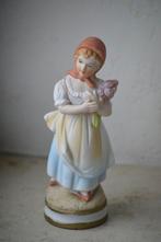 Porselein Figuurtje "Meisje met schort en sjaal" / NIEUW, Ophalen, Nieuw